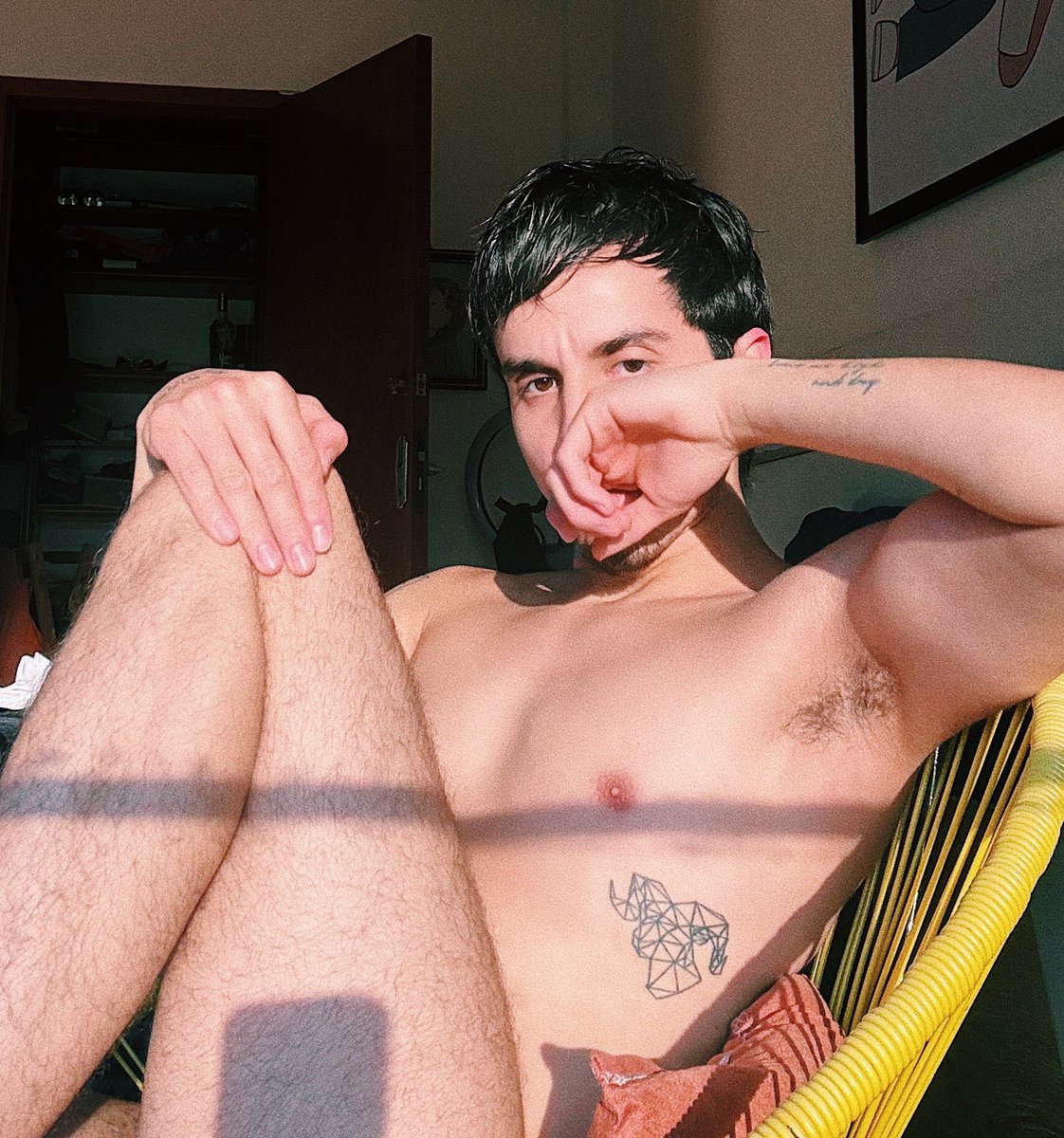 lapeps__'s tweet image. ¿Quién para una golden shower? digo hour.
