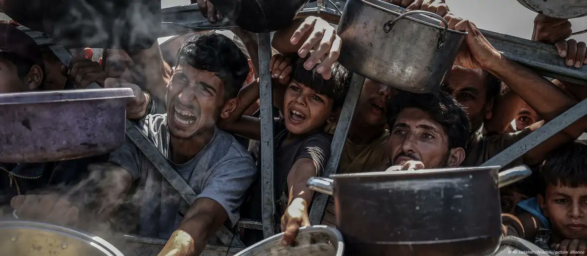 gerdwenzel's tweet image. Até quando ?
20% das crianças em Gaza estão desnutridas enquanto colapsa a ajuda humanitária. &quot;As pessoas em Gaza não estão nem mortas nem vivas, são cadáveres ambulantes&quot; afirma uma testemunha ocular. É o terror avassalador exercido por um Estado cruel sobre todo um povo.