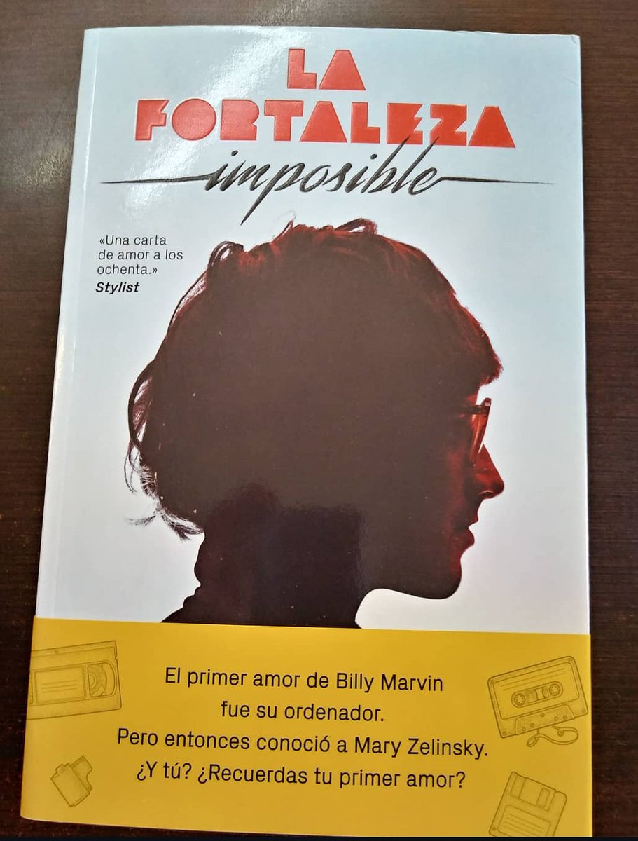 Comienzo la novela 'La fortaleza imposible', de Jason Rekulak.