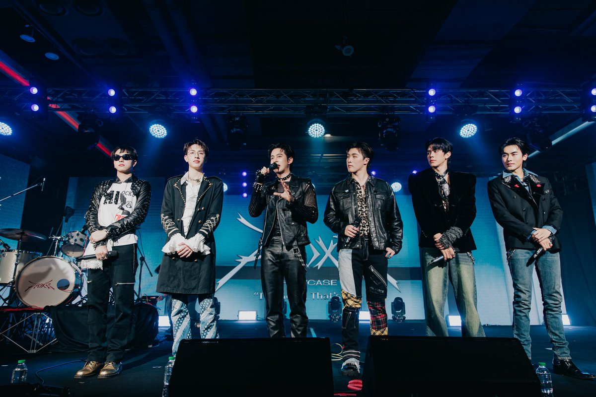 Hello98_th's tweet image. นี่แหละ! ‘PROXIE BAND’ ของจริง
เมื่อ ‘PROXIE’ คว้าเครื่องดนตรีโชว์สด ซิงเกิลใหม่ ‘ดีอยู่แล้ว ที่ต้องลา (I’M GOOD)’

🔗facebook.com/share/p/16sDxU…

#PROXIEth  #proxieofficialth
#bROTHERSMUSIC