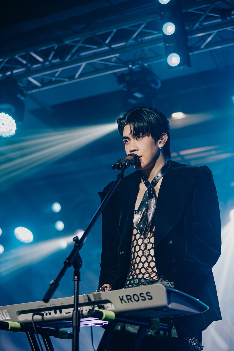 Hello98_th's tweet image. นี่แหละ! ‘PROXIE BAND’ ของจริง
เมื่อ ‘PROXIE’ คว้าเครื่องดนตรีโชว์สด ซิงเกิลใหม่ ‘ดีอยู่แล้ว ที่ต้องลา (I’M GOOD)’

🔗facebook.com/share/p/16sDxU…

#PROXIEth  #proxieofficialth
#bROTHERSMUSIC