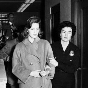 DrBuzz_Forensic's tweet image. Cheryl Crane was #BornOnThisDay on July 25, 1943. Film Star Lana Turner's only child, in 1958 Crane (age 14) stabbed to death her mother's lover, Johnny Stompanato, during a domestic struggle, his death was later deemed a justifiable #homicide. BEST #birthday 81 years YOUNG #BOTD