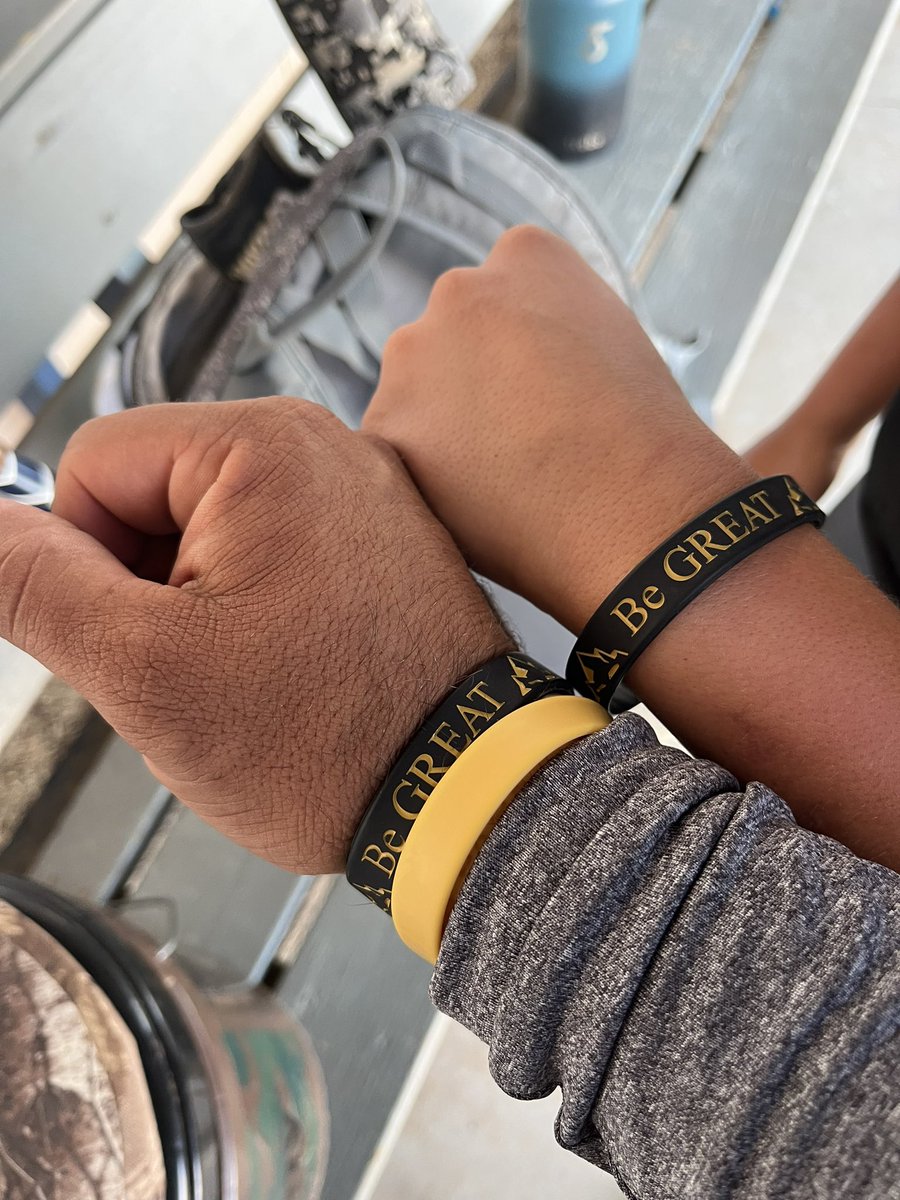The daughter and I sporting the new drip we received from <a href="/DHS_CoachO/">Coach Liz Oyervides</a> at #Coachingschool with <a href="/THSCAcoaches/">THSCA</a>   Simple message BE GREAT!! #BFND