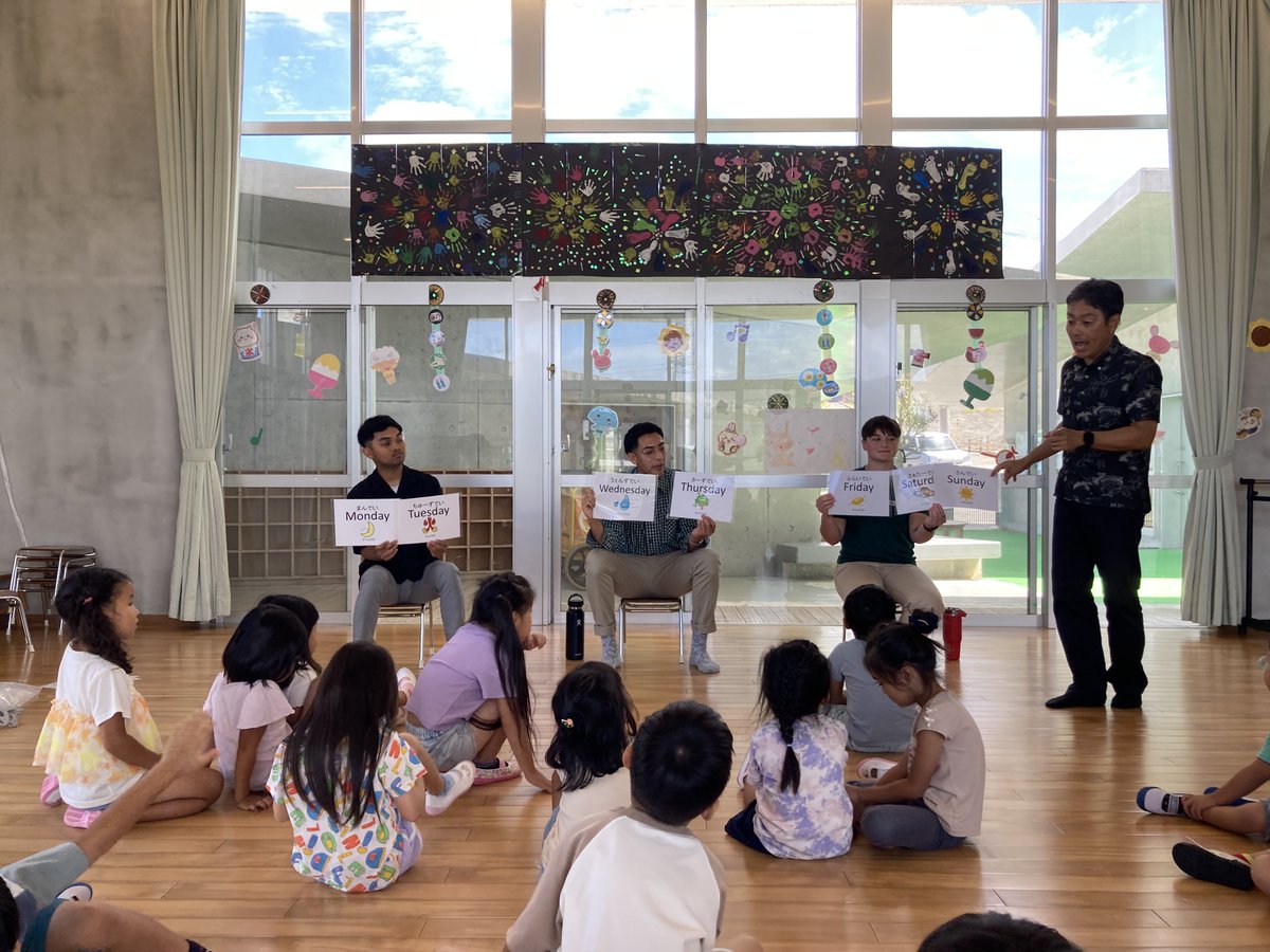 mcipac_jp's tweet image. 7月23日、海兵隊キャンプ・ハンセン所属の第12海兵沿岸連帯のボランティア3人が地元金武町のこども園を訪問し、園児たちと英語交流会を行いました。
キャンプ・ハンセンは地元貢献活動を積極的に行っており、金武町のこども園を毎週のように訪れ簡単な英会話を教えています。
📷: Asako Ishimura