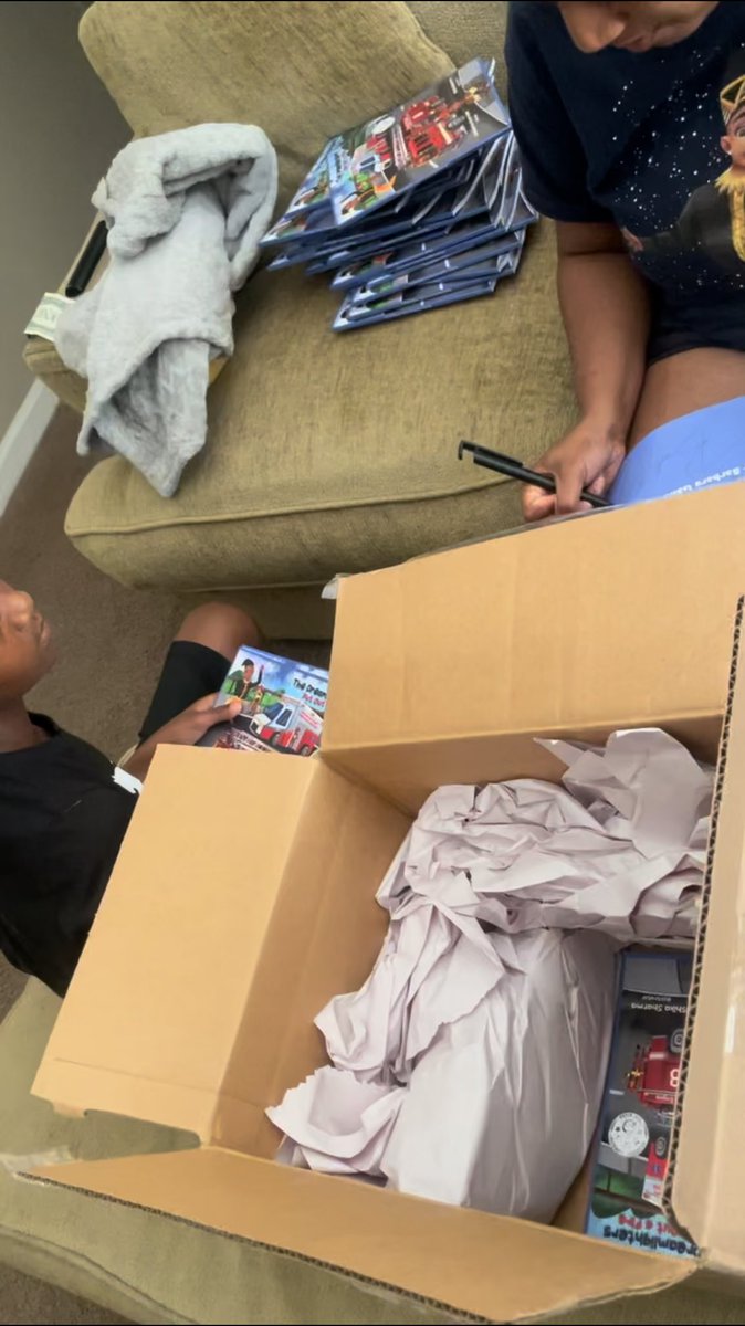 MikeWrites4Kids's tweet photo. 📦✍️ Another bulk order is signed &amp; on the way—this time to St. Helena’s Anglican Church in Beaufort, SC for their Back to School Bash! 

Come say hi if you’re in the area!

✅ Need books for your program? Orders of 25+ get 40% off at https://t.co/OPYc4QFU8s!

#MikeWritesforKids https://t.co/ivZezQnf3i