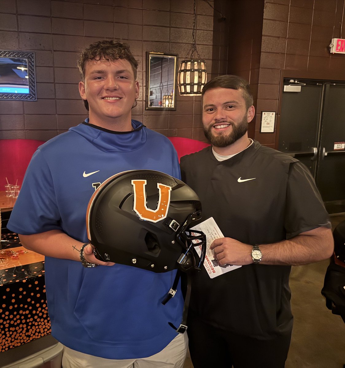 EverettFb53's tweet image. #AGTG I am beyond blessed to receive my first offer from @UnionBulldogFB  and @_CoachDay_ 

@brodariousH 
@keithetheredge1 
@auburnO_Line 
@AHSALFBRECRUIT 
@AuburnHighFB 
@CoachJLStanford 
@CoachWagnon 
@AL7AFootball