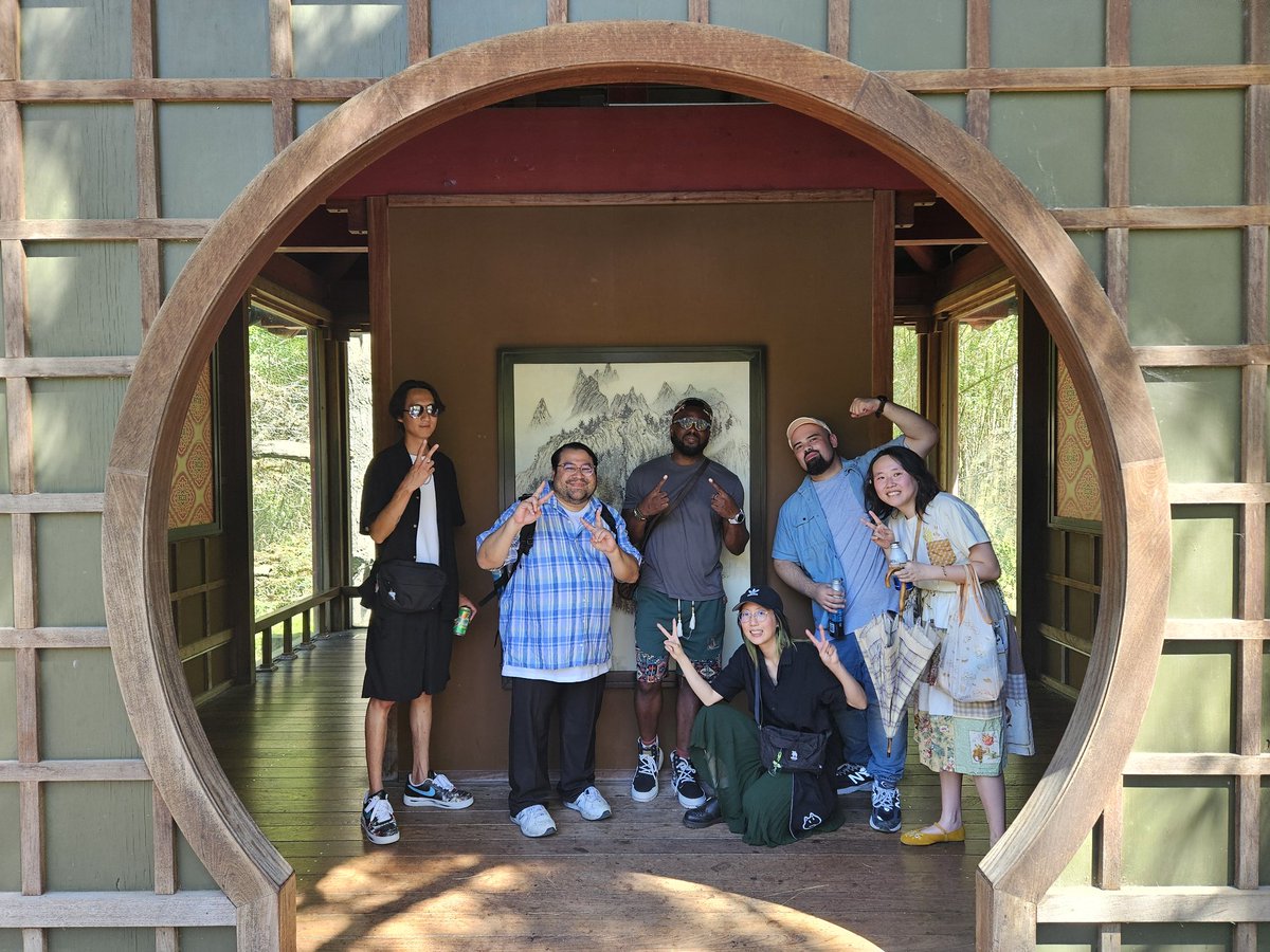 BamOfThePpl's tweet image. LA Zoo with the work crew.