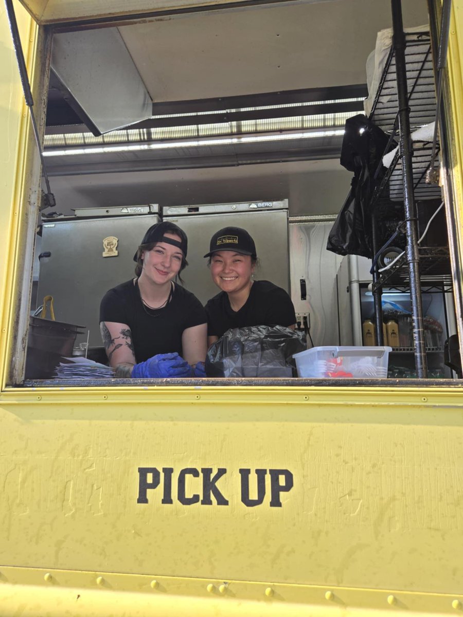 HankF330ToGo's tweet image. Other family food picks from tonight at Taste of Akron: Chicken Bacon Wrap from Cookery Food Truck, Dr. Hibachi Food Truck medley of all 3, Fat T's Cookies and Chicken Tacos from Southern Thangs Food Truck.