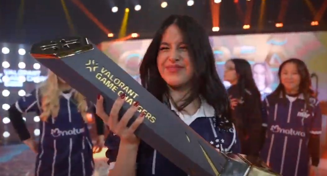 Martin Kuhn (@martrixeesports) on Twitter photo ¡🇧🇷🇨🇱<a href="/MIBR/">MADE IN BRAZIL.</a> logran el tricampeonato de la #VCTGameChangers Brasil!
El nuevo equipo de 🇨🇱<a href="/bstrddgg/">bstrdd 🍒</a> cumple la ley del ex y le ganaron 3-1 a 🇧🇷Team Liquid en las finales presenciales en Sao Paulo 👏👏
Ahora el próximo objetivo es el Final Stage, que da cupo a las finales mundiales. ¡🇧🇷🇨🇱<a href="/MIBR/">MADE IN BRAZIL.</a> logran el tricampeonato de la #VCTGameChangers Brasil!
El nuevo equipo de 🇨🇱<a href="/bstrddgg/">bstrdd 🍒</a> cumple la ley del ex y le ganaron 3-1 a 🇧🇷Team Liquid en las finales presenciales en Sao Paulo 👏👏
Ahora el próximo objetivo es el Final Stage, que da cupo a las finales mundiales.