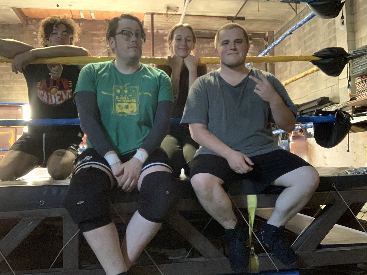 Ellieboy98's tweet image. Catch crew