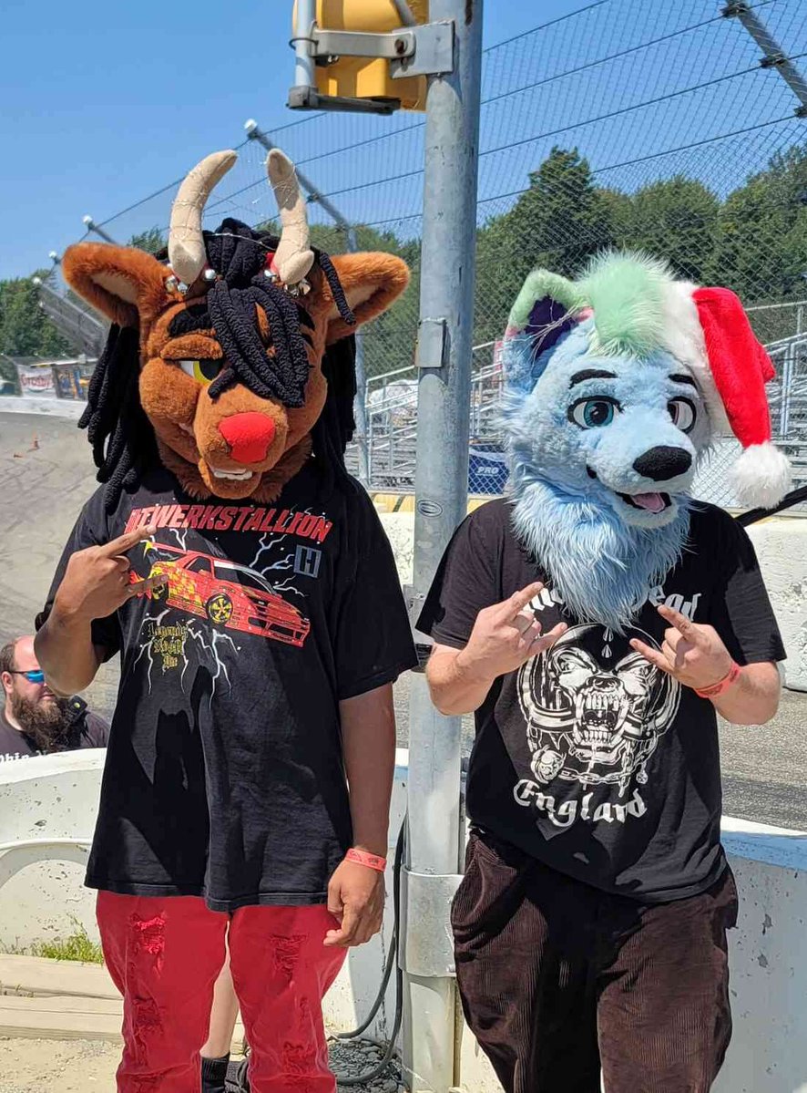 Azzy1047's tweet image. they used to call @t0ast1n mudbutt at the local track we grew up at 💔💔😊