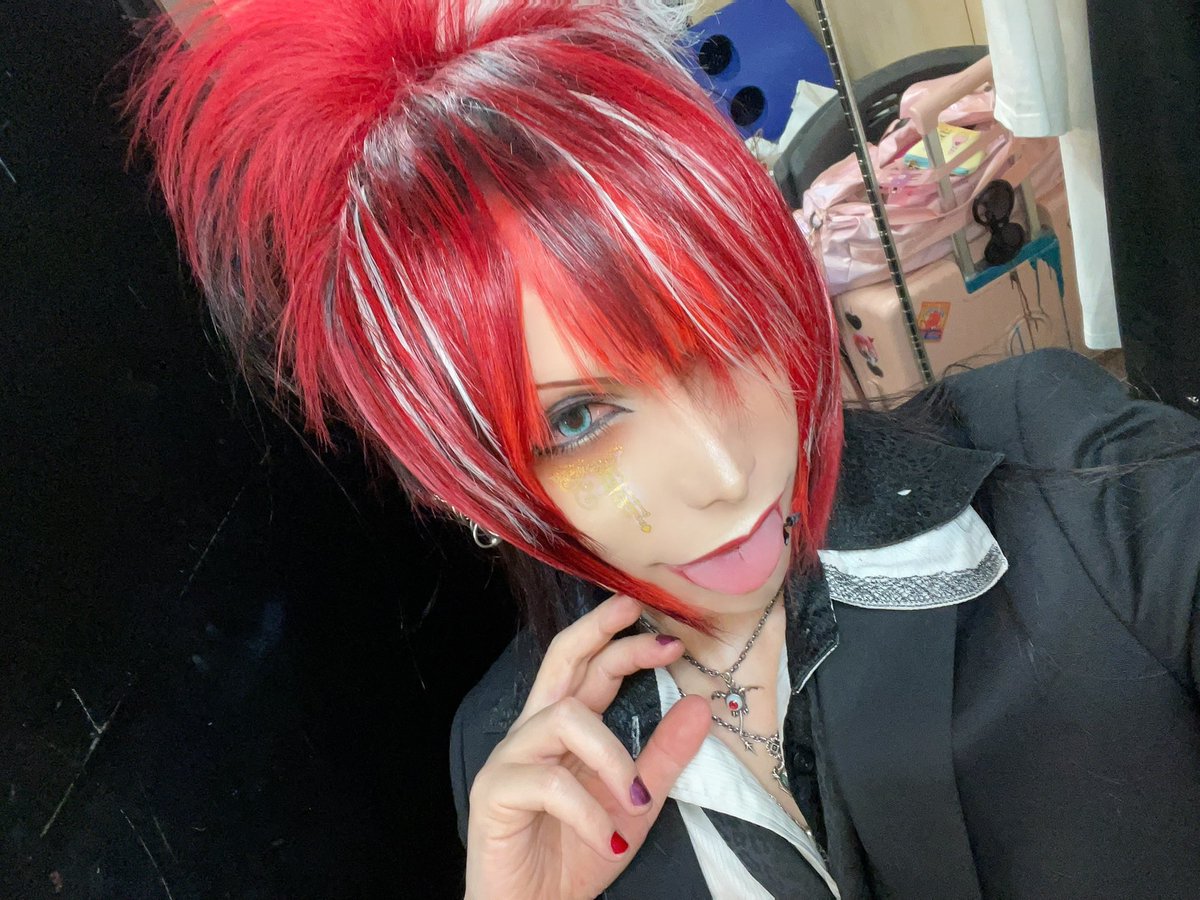 GwqovGBbgAMw84M.jpg?format=jpg