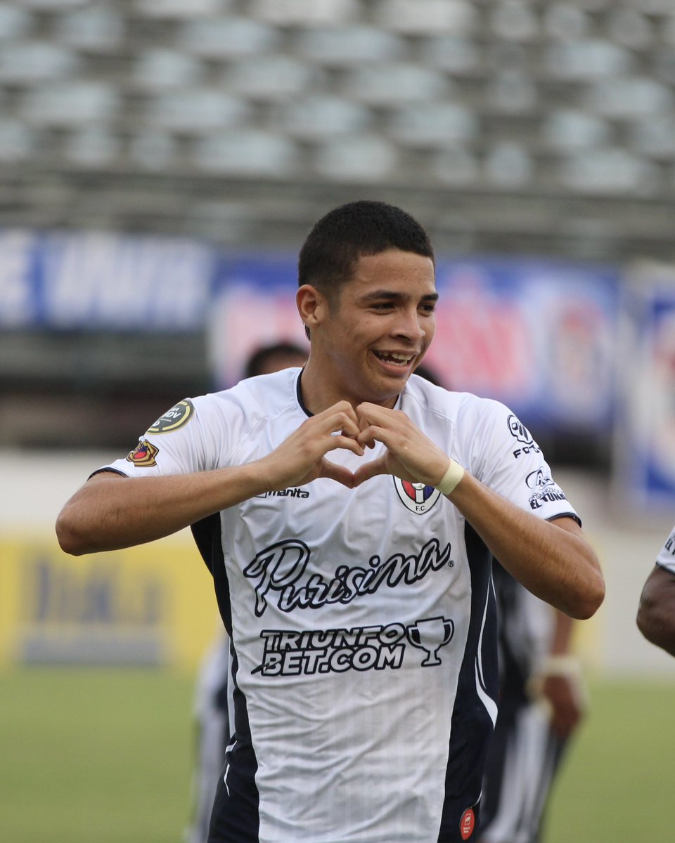 LigaFUTVE's tweet image. 👀 • ¡Ojo con este chamo! Tiene gol…
🙌🏼 • Luis Álvarez, de 18 años, se apuntó su primer gol en la @LigaFUTVE respondiendo a la confianza que deposita @FCYaracuyanos en quien venía siendo uno de sus mejores artilleros en la @LigaFUTVEJunior
😎 • El joven marabino es un…
