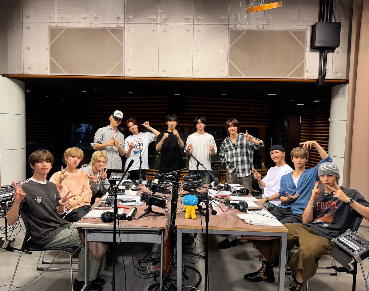 From_INI's tweet image. \お知らせ/
🌟7/20(日)に配信した「With INI vol.7」は
#スカパー!にてアーカイブ配信中⚡️
⬇️配信期限は8/20(水)23:59まで
promo.skyperfectv.co.jp/ini/
🌟さらに!TBSチャンネル1では
「INI vs フェイクINI 感想大会」を加え限定配信👀
📅8/31(日)22時〜
tbs.co.jp/tbs-ch/informa…
#フロイニ