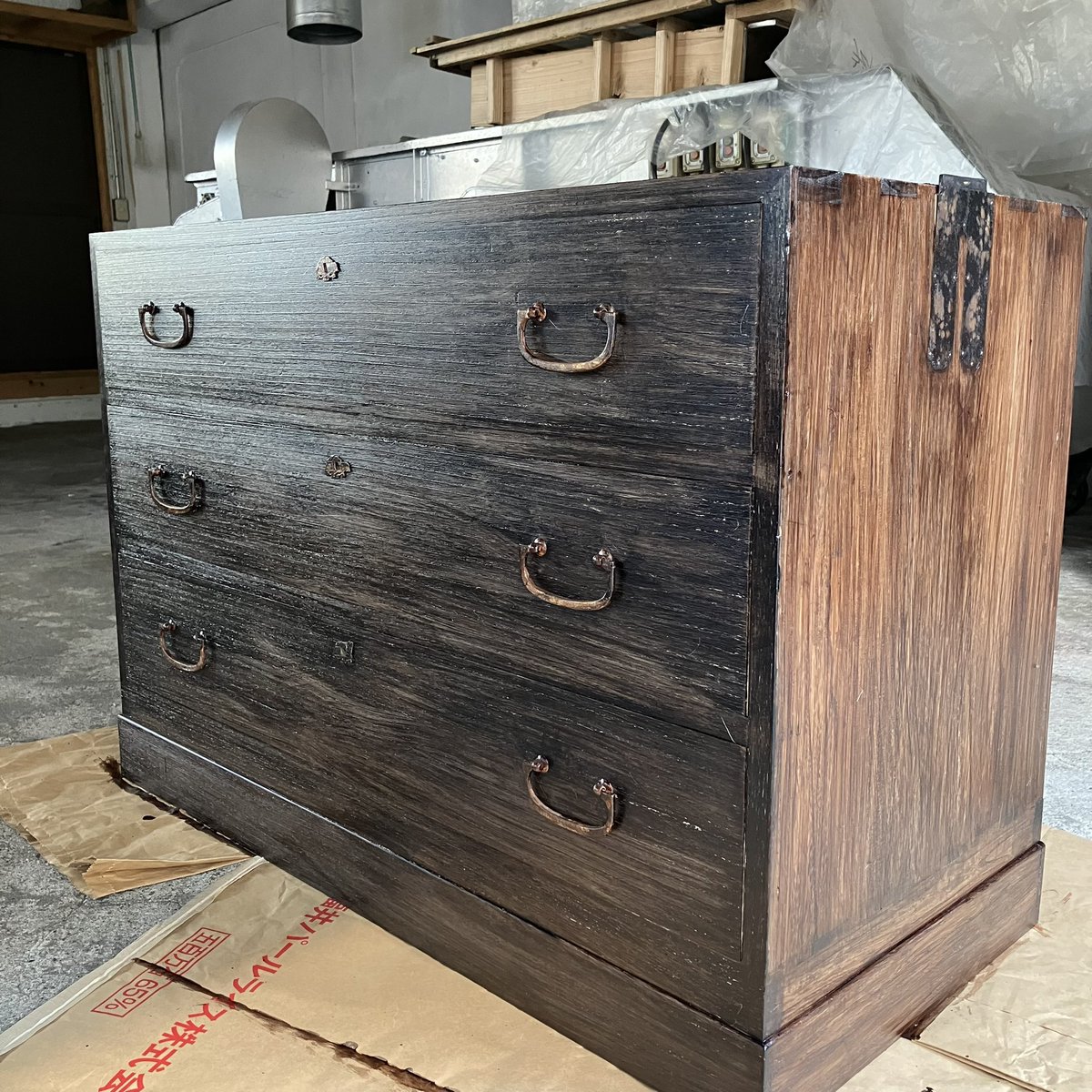 ⭐︎28日12時まで掲載⭐︎着物箪笥 時代箪笥／酒田閂錠小箪笥 スタンド付き【Small chest with