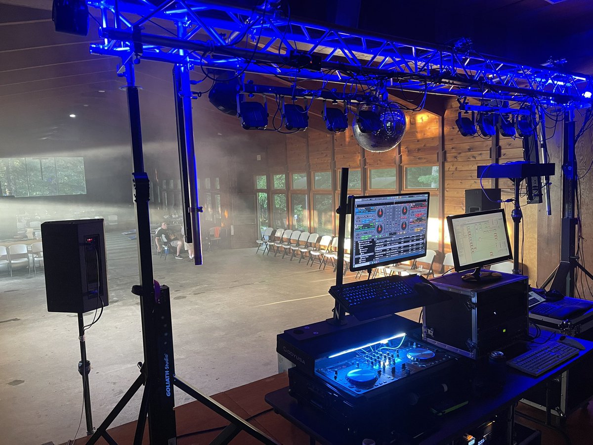 stevesuehring's tweet photo. Indoor/outdoor gigs in the heat are always fun. https://t.co/mGEPXnTPoN