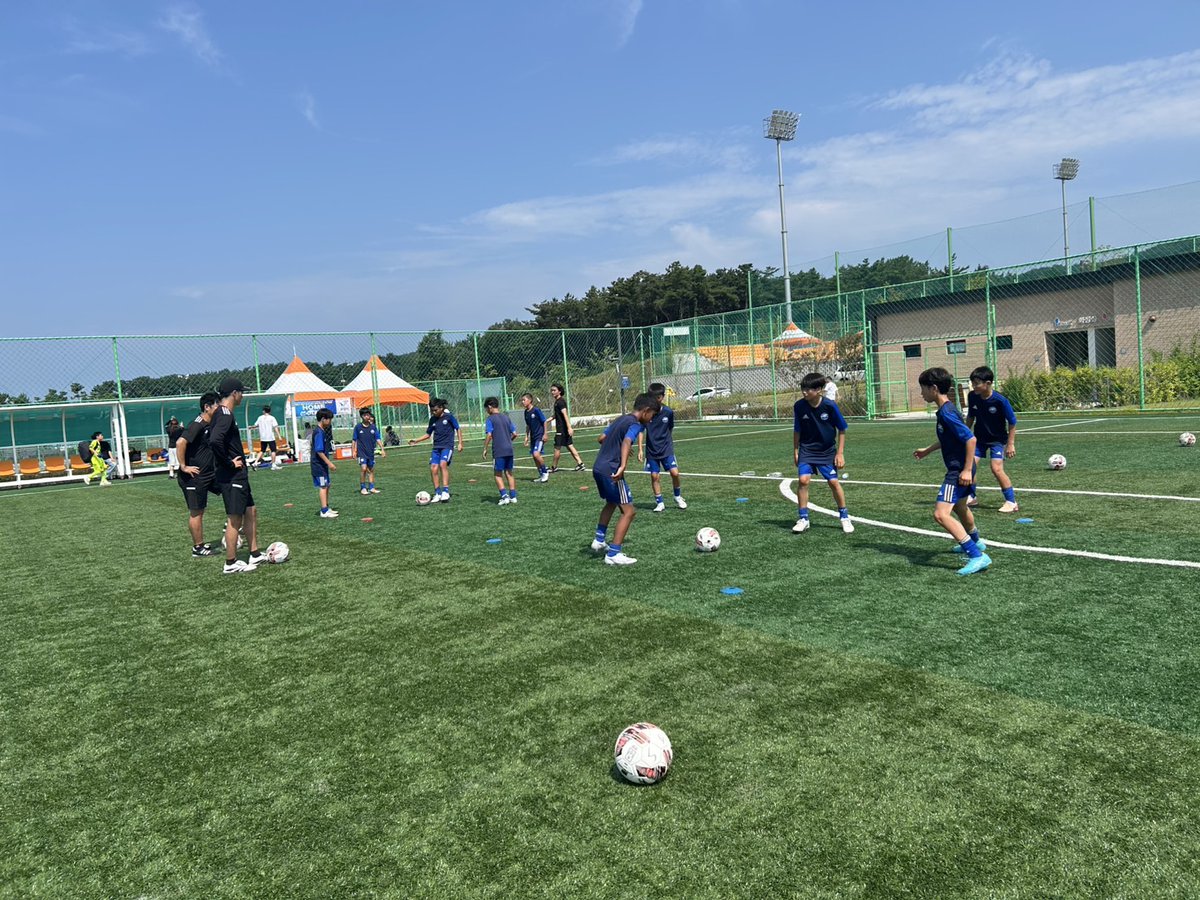 FcMachidaZelvia's tweet image. 【U-12】韓国遠征2日目
レポートを公開しました✨
皆様、ぜひ御覧ください▼
zelvia.co.jp/news/news-3134…
#FC町田ゼルビアアカデミー
#FC町田ゼルビア #zelvia