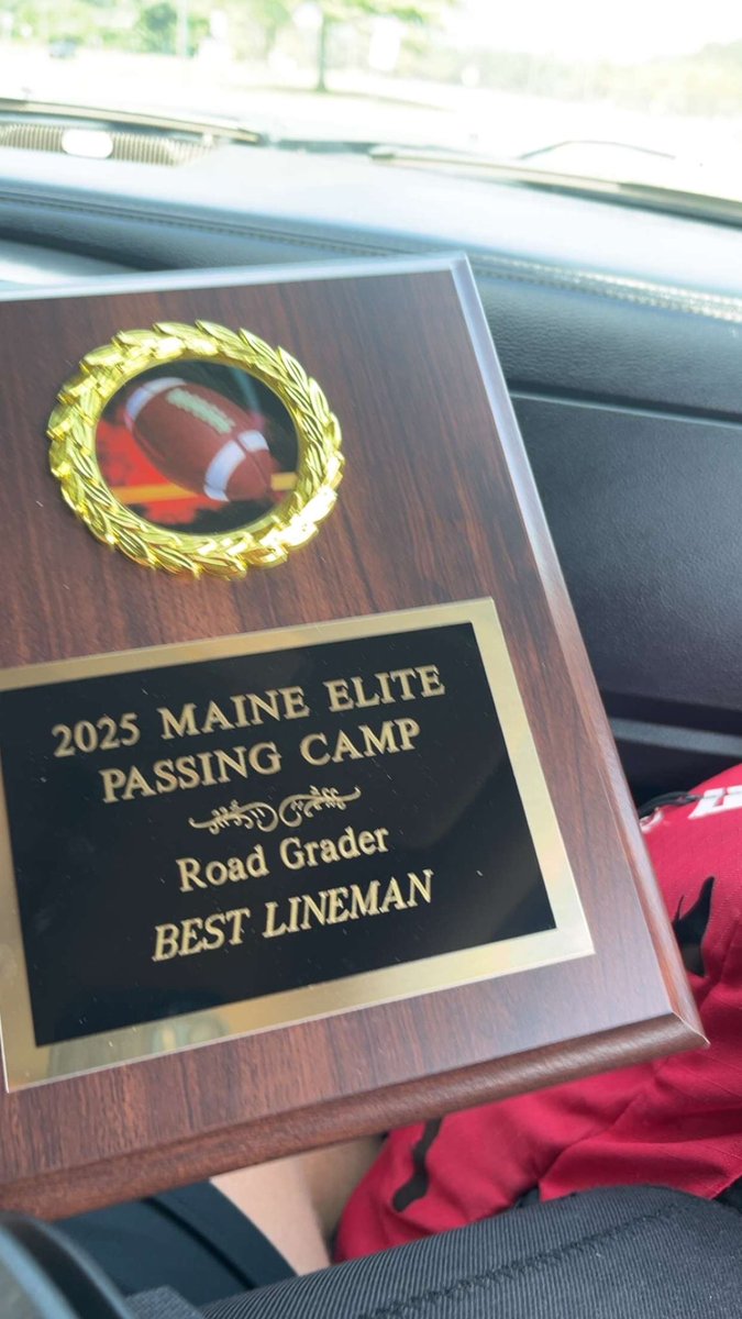 <a href="/EliteMaine/">Maine Elite Passing Camp</a> got the best lineman award!