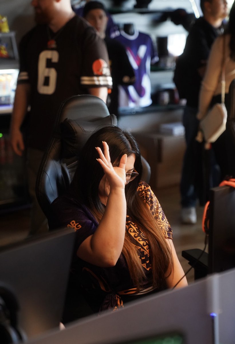 SinGamingUS's tweet image. GGs to @GodSlayersGG we take the series 3-1 in the @TPCWomens and improve to 4-0 in quals 🔥
We love you @Fulgur_GS 😝
OKZ Sinatix
@oKzEsports x @Statix_esports
👑 @_joybearr_
👑 @AngelinaCODs
👑 @XoMilks1
👑 @ItzJustSilly