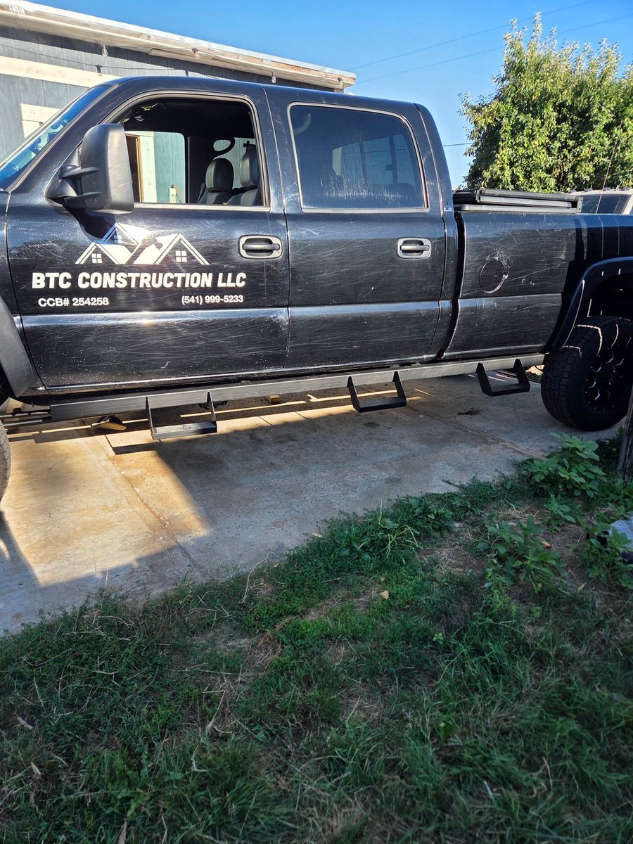 TrevorBello's tweet image. Truck projects this week
Had to replace the U joints and Carrier bearing.
Finally got my steps welded up as well. Work truck is coming along great.
