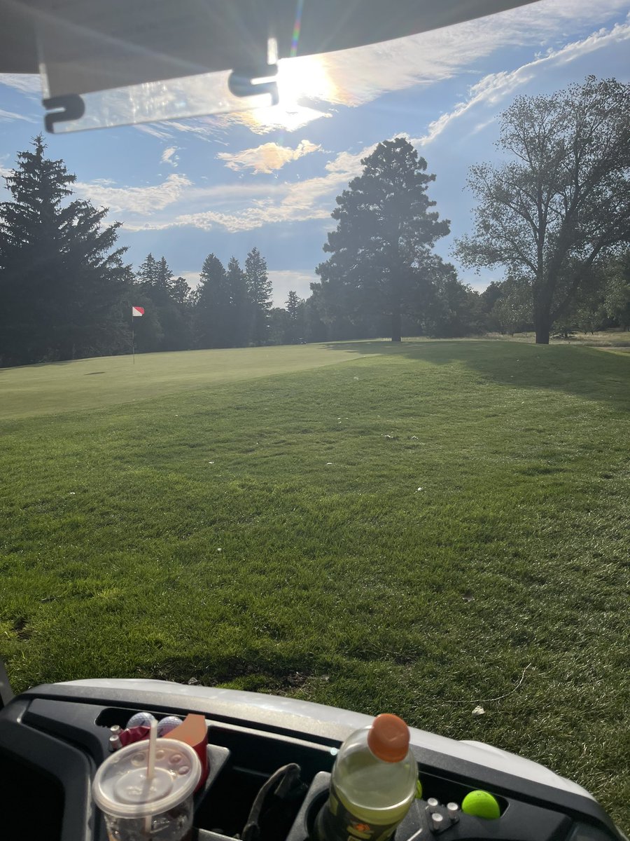 MartiniCards's tweet image. Work, golf, cards 🙌🏼