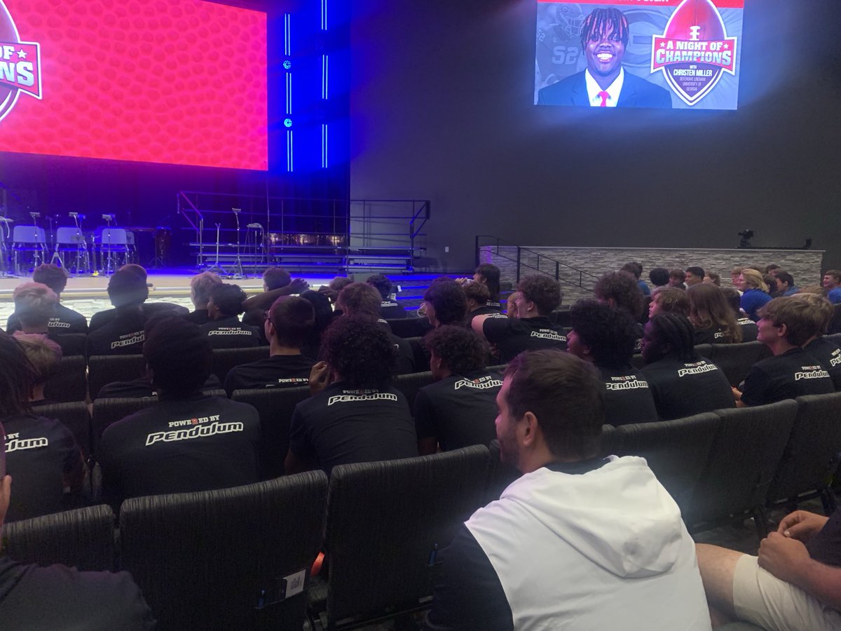 GregoryLenny's tweet image. @CommerceFBGa was at North Metro tonight for the night of Champions. Thank you Dr. Frank Cox for having Commerce at this great event!! Go Tigers!!