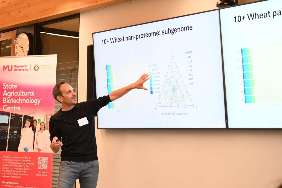 MU_CCFI_Biotech's tweet image. Day 2 of the Genome Data Analysis and Integration Workshop kicks off with a session that explores pangenomes and the impact these resources can have on plant productivity and stress resilience.
Our first speaker is @PGSB_Helmholtz Deputy Group Leader and @MU_CCFI_Biotech Adj.…