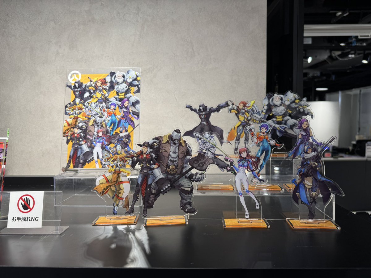 Gatchman666's tweet image. 『オーバーウォッチ 2×メレ』POP UP SHOP in マルイにご招待頂き行ってまいりました😄
グッズのビジュがとても良い！
同タイミングで出演声優さん達や有名プレイヤーに皆さまにも会えて感激でした！
開催は本日からです🫡