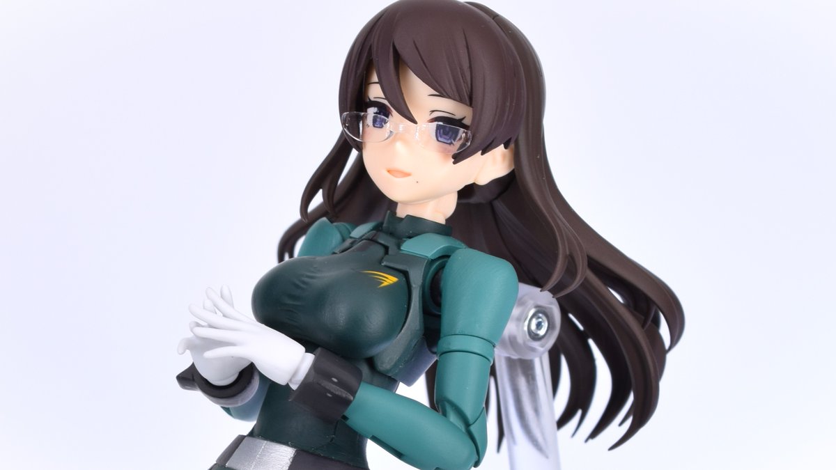 astante_f's tweet image. 11.マネキン大佐
「髪型を彫り込みで表現する」がコンセプト。
アイガーツールの彫刻刀はこういう時に超強い味方ですね。同時期に発売された30MSのキャラを参考に、眼鏡を髪にくっつけました。髪を下したら印象が大きく変わって、それもまた魅力的です。