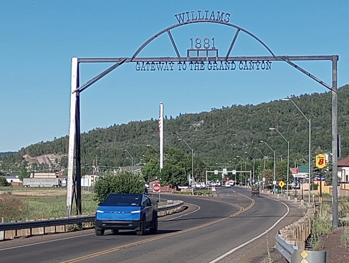 mrtimer2022's tweet image. No time to sightsee or stop at the Grand Canyon… but we did get to Supercharge at the quaint town of Williams, where the train departs!