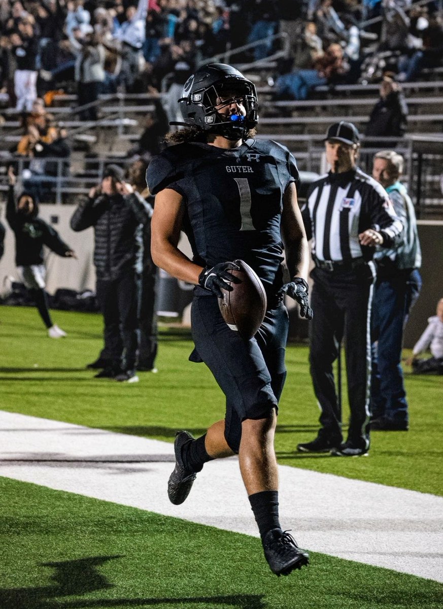 ChiefOskee's tweet image. Kaedyn Cobbs - @DentonGuyer_FB
#Illini commit featured both ways for Denton Guyer last season, posting 74 tackles, 11 tackles for loss, 4 sacks, 5 pass breakups and 4 forced fumbles along with 42 carries for 321 yards and 7 touchdowns across the program's four playoff games.…