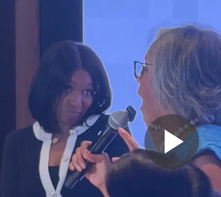 johnvmoore's tweet image. The reason I have worked with & for @RobinLynneKelly since the ‘90s, yes the 90’s, is not only is she a good & decent person, she is an effective leader who get’s shit done. BTW I love @JasmineForUS’s reaction