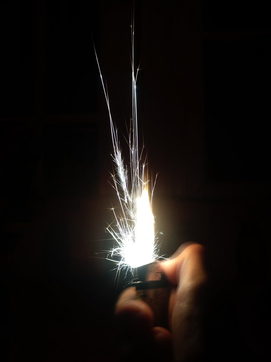 J553617746654's tweet image. I dont really know what im supposed to do anymore