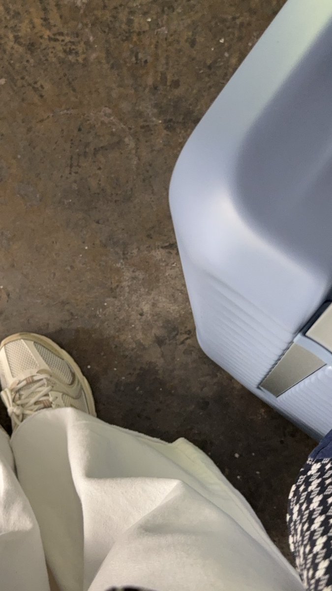 มอนิ่งงงงง โดนเรียกตัวไปบิน~~~

ขอให้การเดินทางปลอดภัย การทำงานราบรื่น ไปตกแม่จีนมาเยอะๆเลยนะ 🤍🦦

#RiseAndShineWithYongyut #BoatYongyut , <a href="/Yong_yutt/">Yong_yutt</a>