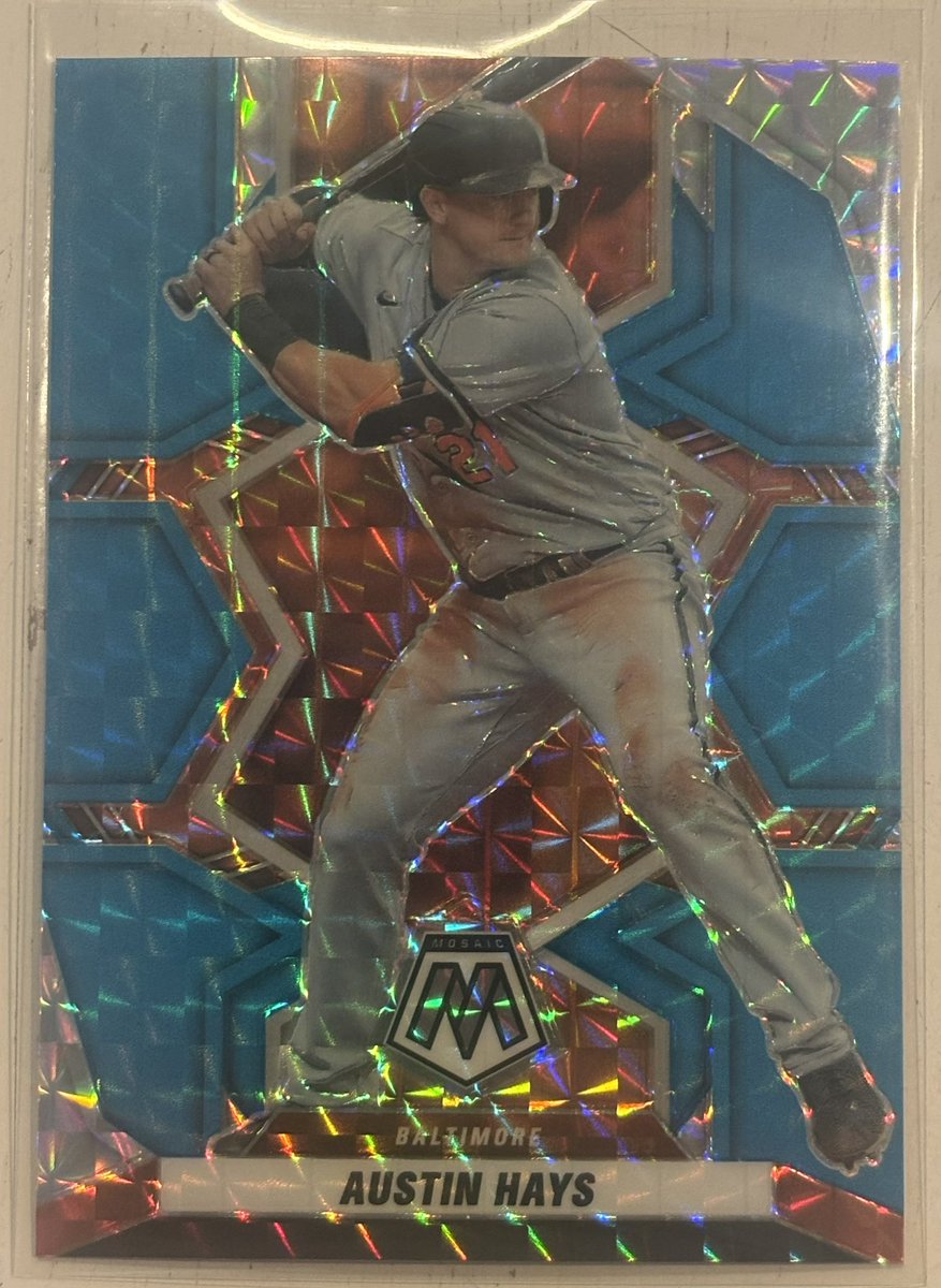 drjdhart's tweet image. Anyone know what parallel this is? Don’t buy a lot of panini but had the itch… it’s /15
@CardPurchaser