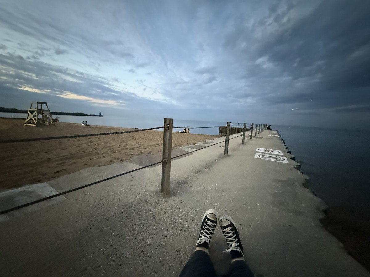 sikeitskb's tweet image. i literally just ate my dinner with this view i love my country chicago illinois