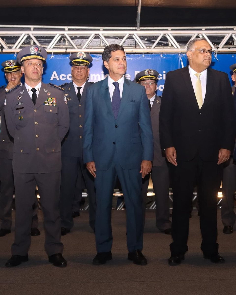 RicardoFerraco's tweet image. #FORMAÇÃO na nossa Polícia Militar. São 52 mulheres e homens no Curso de Formação de Oficiais. Ampliação do efetivo com novos militares. 

“PRO LEGE VIGILANDA” • “PARA VIGILÂNCIA DA LEI”

#Pátria #Família #Dignidade #ServiçoPúblico #GocernoES #PolíciaMilitar190anos