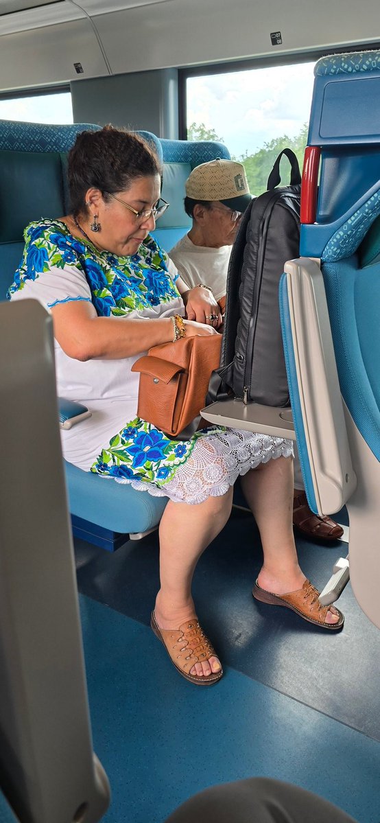 BisouCaramel_'s tweet image. Así como cuidan sus patas cuidan el país, no tengo la menor duda.
@LeniaBatres