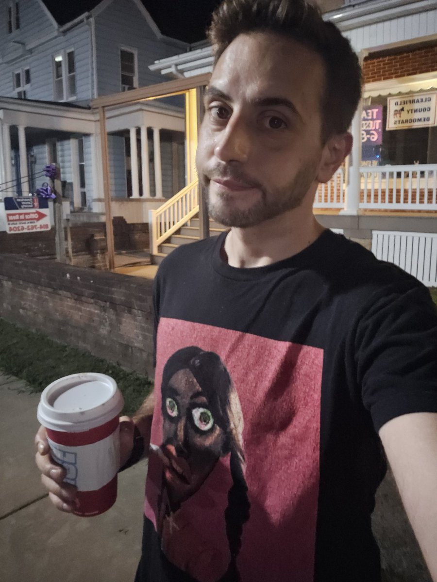 finkerzNFT's tweet image. Wench might not do X anymore, but I will rock my Wench shirt til it falls apart! 

I actually talked to him recently and as funny as he can be, he also dished put some wisdom I am grateful for as well.

Real friendships can come out of this space 💯!