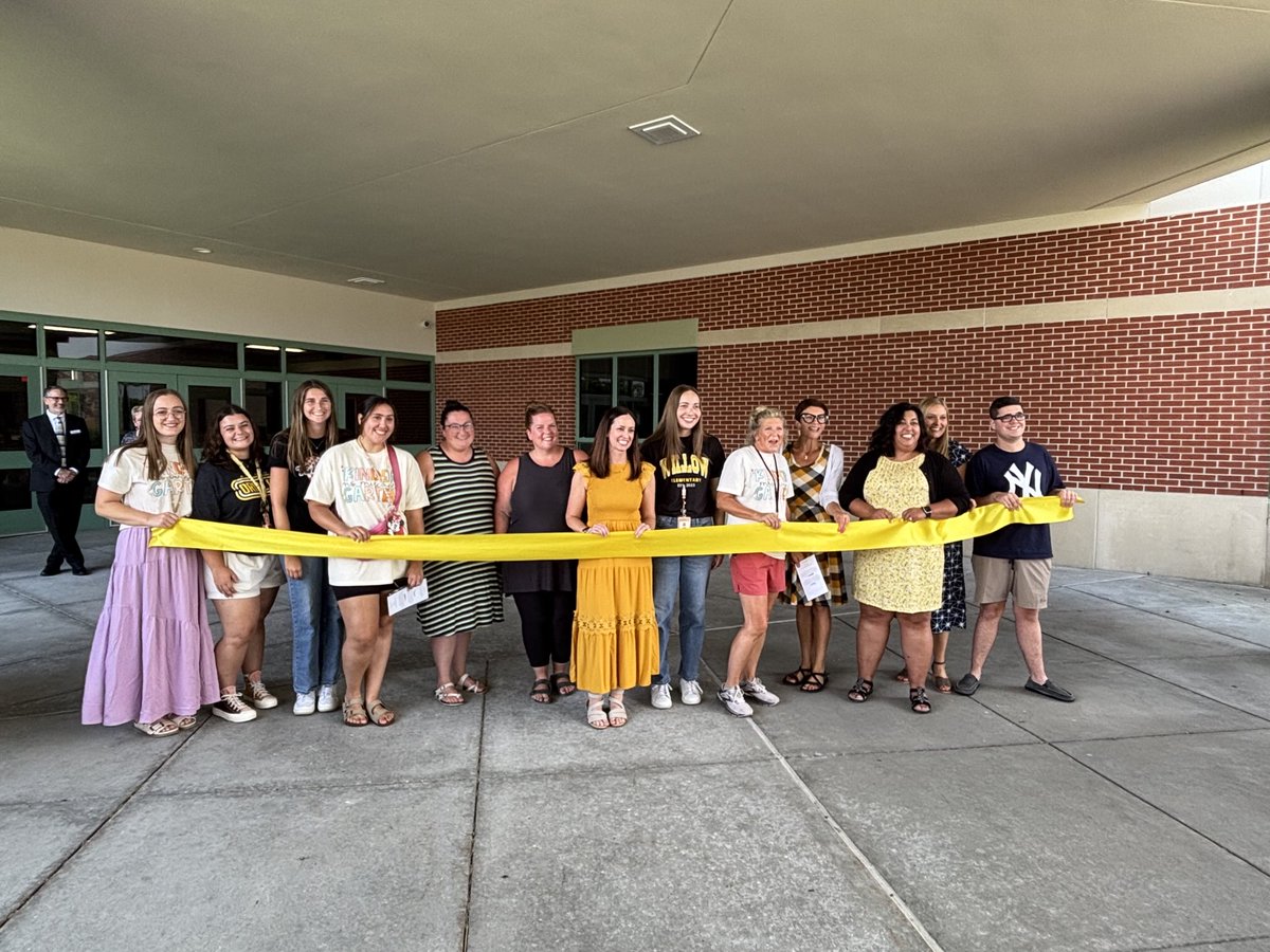 AvonSupt's tweet image. Last ribbon cutting to celebrate the end of construction at Willow - excited to see so many families, staff, & students to tour the building!
