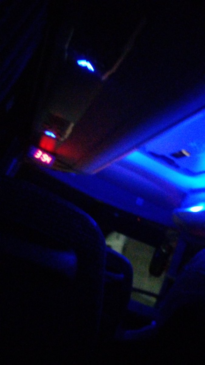 Awoo!!!

Omw to Berlin !!
Hoping to meet a few pups at Pride!!