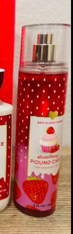 Ultra_Kaycal's tweet photo. Strawberry pound cake 🤤🤤

164 poly &amp; 200x200 texture https://t.co/O8s9iF84gk