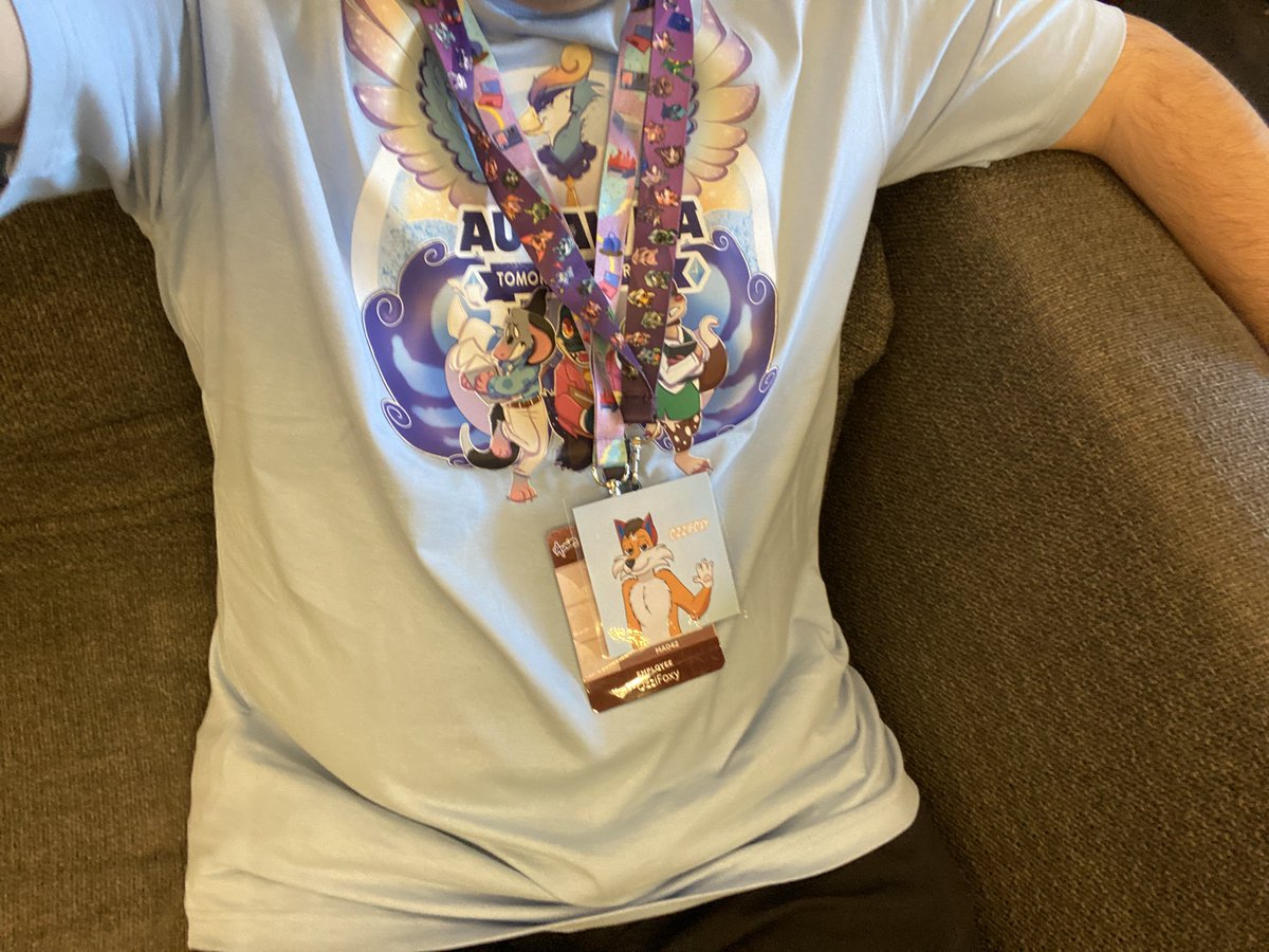Day 1 of <a href="/Aurawra_con/">Aurawra</a> is here! Be sure to catch me if you can!

Also me and <a href="/BlackVulpineFox/">Black Vulpine 🚚➡️ Bluesky</a> will be hosting a Fat Fur Meet on Saturday at 5pm. Hope to see ya there! ^^