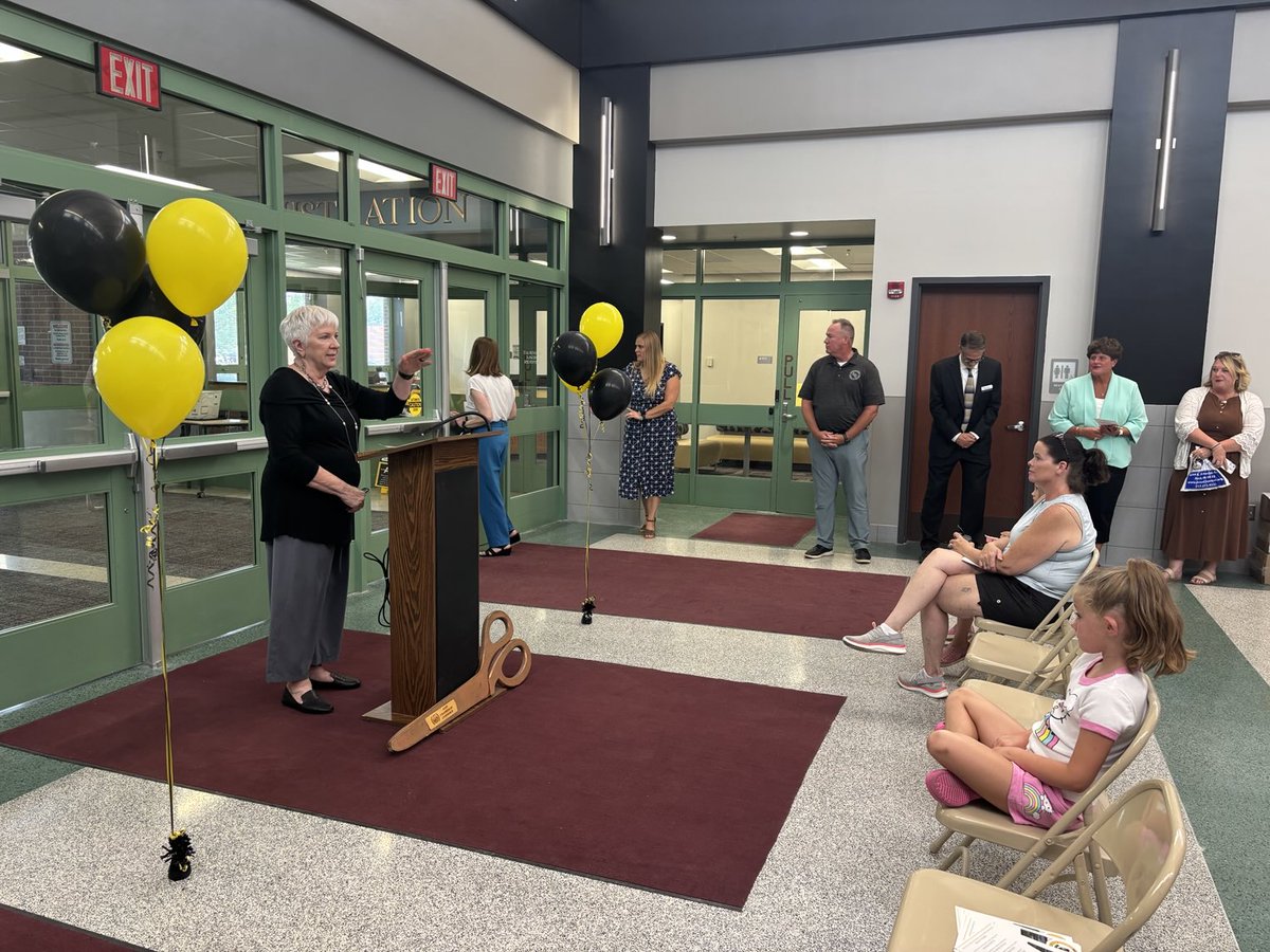 AvonSupt's tweet image. Last ribbon cutting to celebrate the end of construction at Willow - excited to see so many families, staff, & students to tour the building!