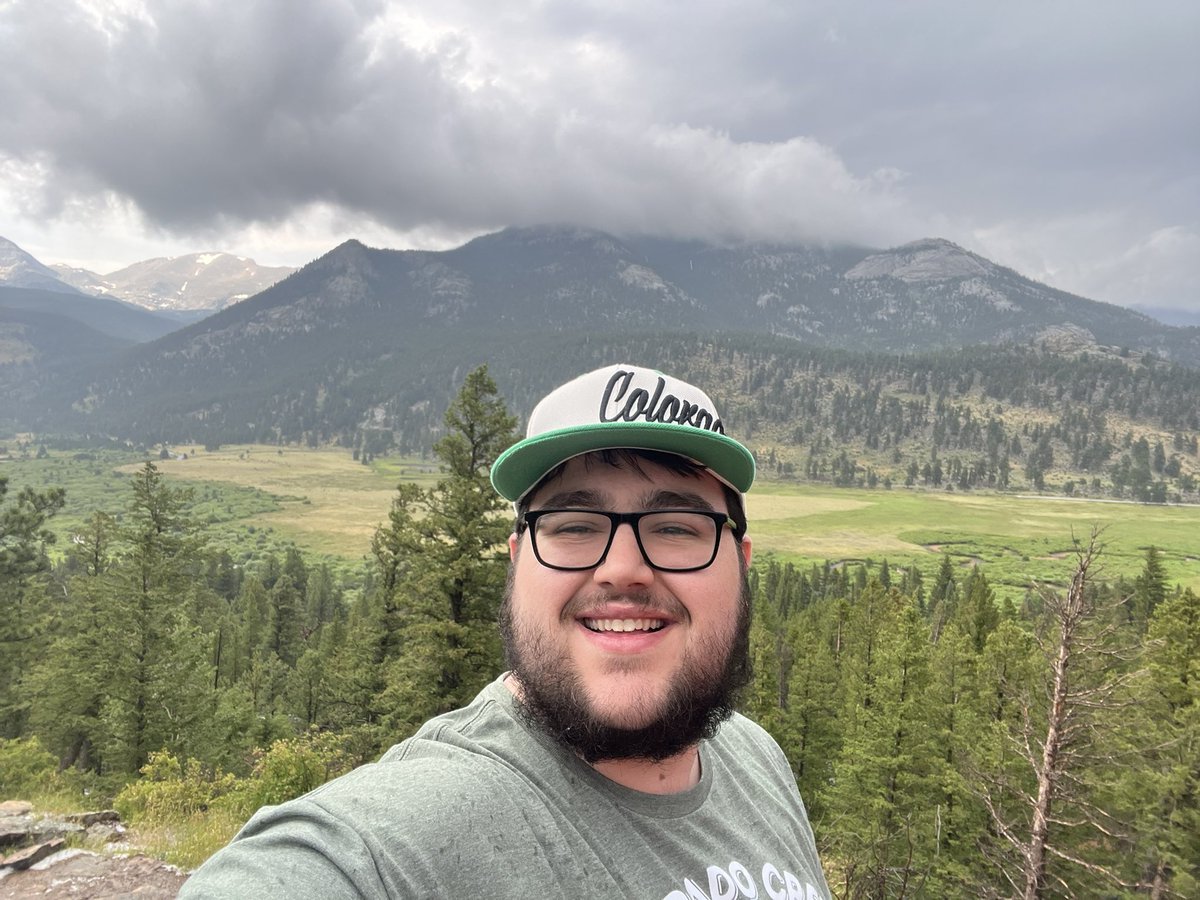 AustinH2714's tweet image. I do not want to leave this beautiful state. The mountains are amazing, man.