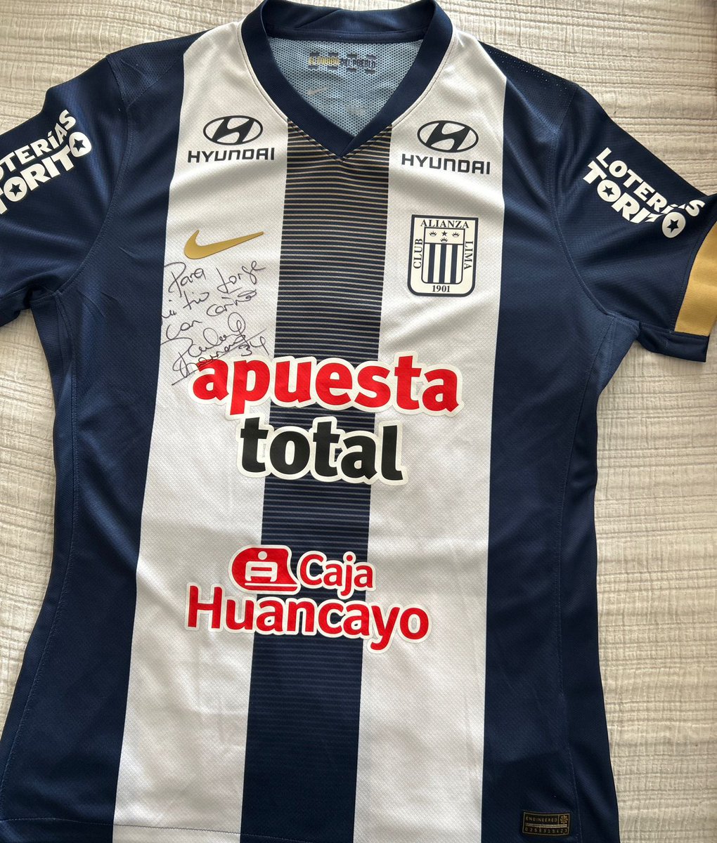JorgeZunigaADP's tweet image. Liderar una institución es siempre un reto que mantenemos con firmeza... pero dejar fuera de torneos internacionales a equipos de Arg🇦🇷 Par🇵🇾 Chi🇨🇱 y Bra🇧🇷 es solo para los grandes.
Muy agradecido 💙 con este equipo, con el que hacemos historia.
¡Esto es Alianza 🏴 y su gente!