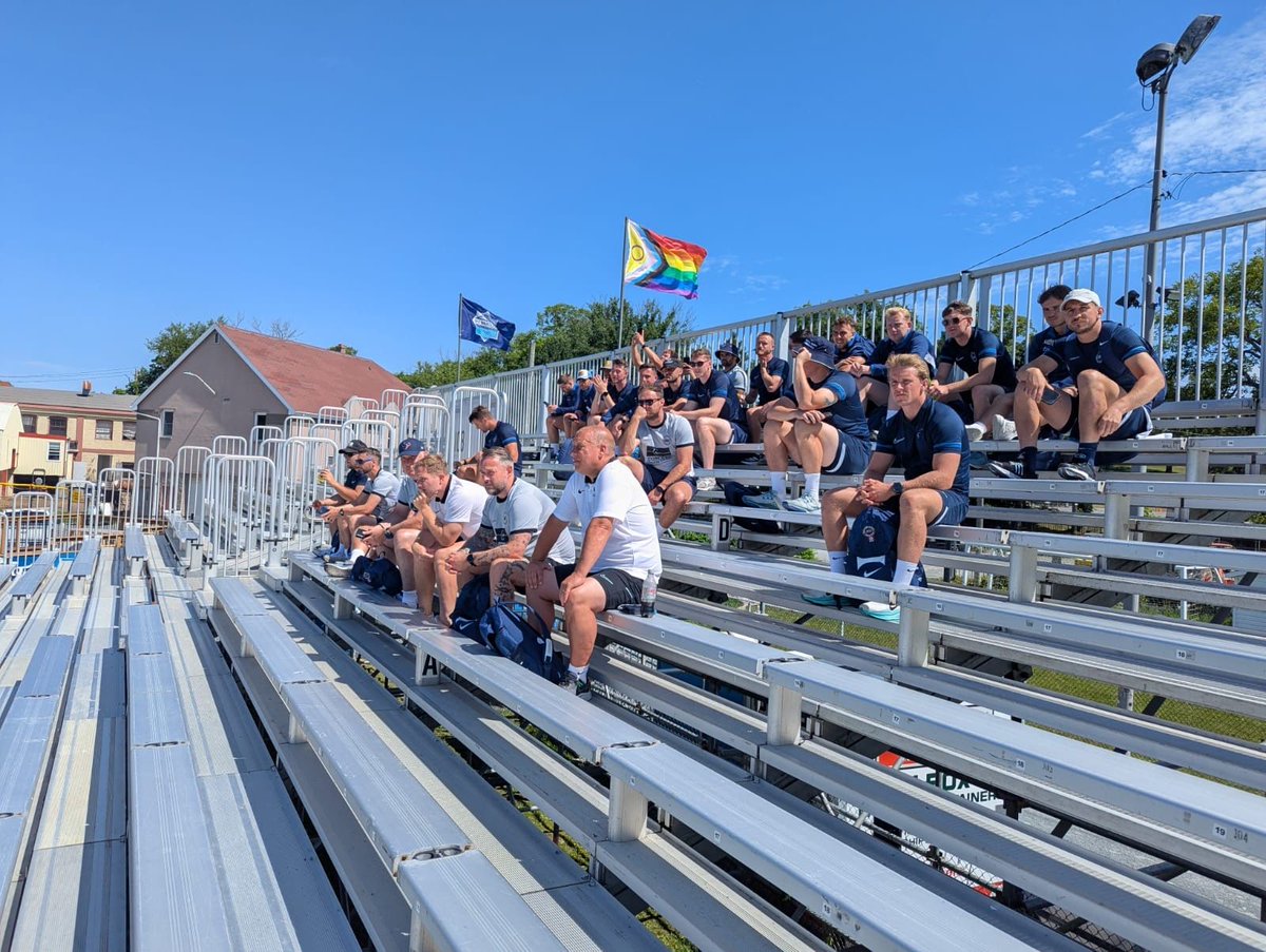 NavyFootball1's tweet image. Day 7 in Halifax 🇨🇦
After yesterday’s double matchday, both RNFA squads started with recovery sessions
Men’s team attended Halifax Wanderers’ training
Women’s team enjoyed some well-earned beach time to recharge
@carbon60global @conceptbld @lockheedmartin @NAVYfit