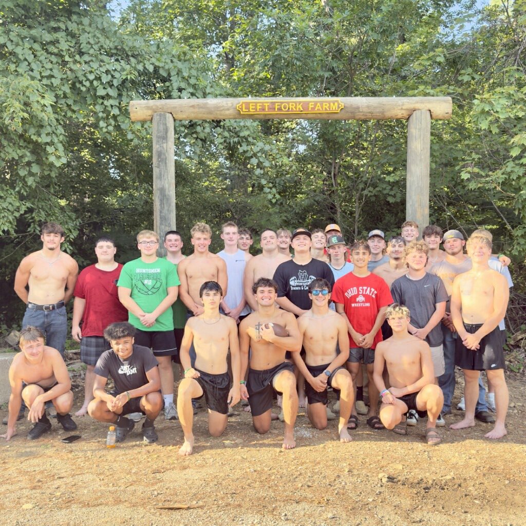 HuntsmenFball's tweet image. Team Outing at Left Fork Farms!  
#HuntsmenFootball #DRIP #BrickByBrick