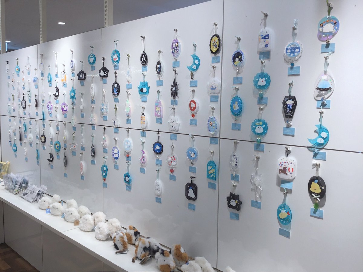 popspace_shop's tweet image. ふぁな(@mfana_57)exhibition
【おばけになりたい展】
🔹2025.7.25(金)〜8.6(水)
新宿FEWMANY(3F)にて開催中🪽
「夜と星空」をテーマに幻想的で心温まるイラストの数々をお楽しみいただけます🌙
愛らしいおばけちゃんたちが、きらめく星空の下で織りなす物語を、色鮮やかに描いた作品が勢揃い。。。