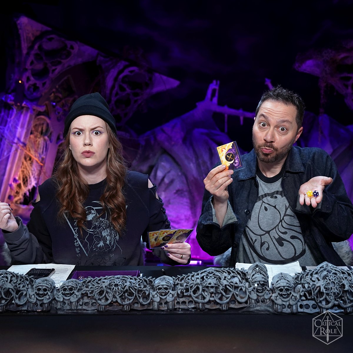 CriticalRole's tweet image. THE FINAL FIGHT BEGINS NOW 💀 🕯️
The awaited #AgeOfUmbra finale starts RIGHT NOW! Will our remaining survivors escape the Amber Reach, or will the horrors in store consign their bones to the Halycon Domain forever...
PULL UP A SEAT AT OUR GAMING TABLE ⬇️…